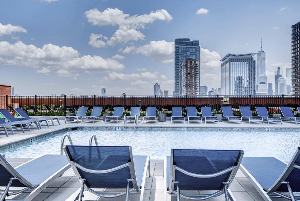 Bluebird Suites In ג'רזי סיטי מראה חיצוני תמונה
